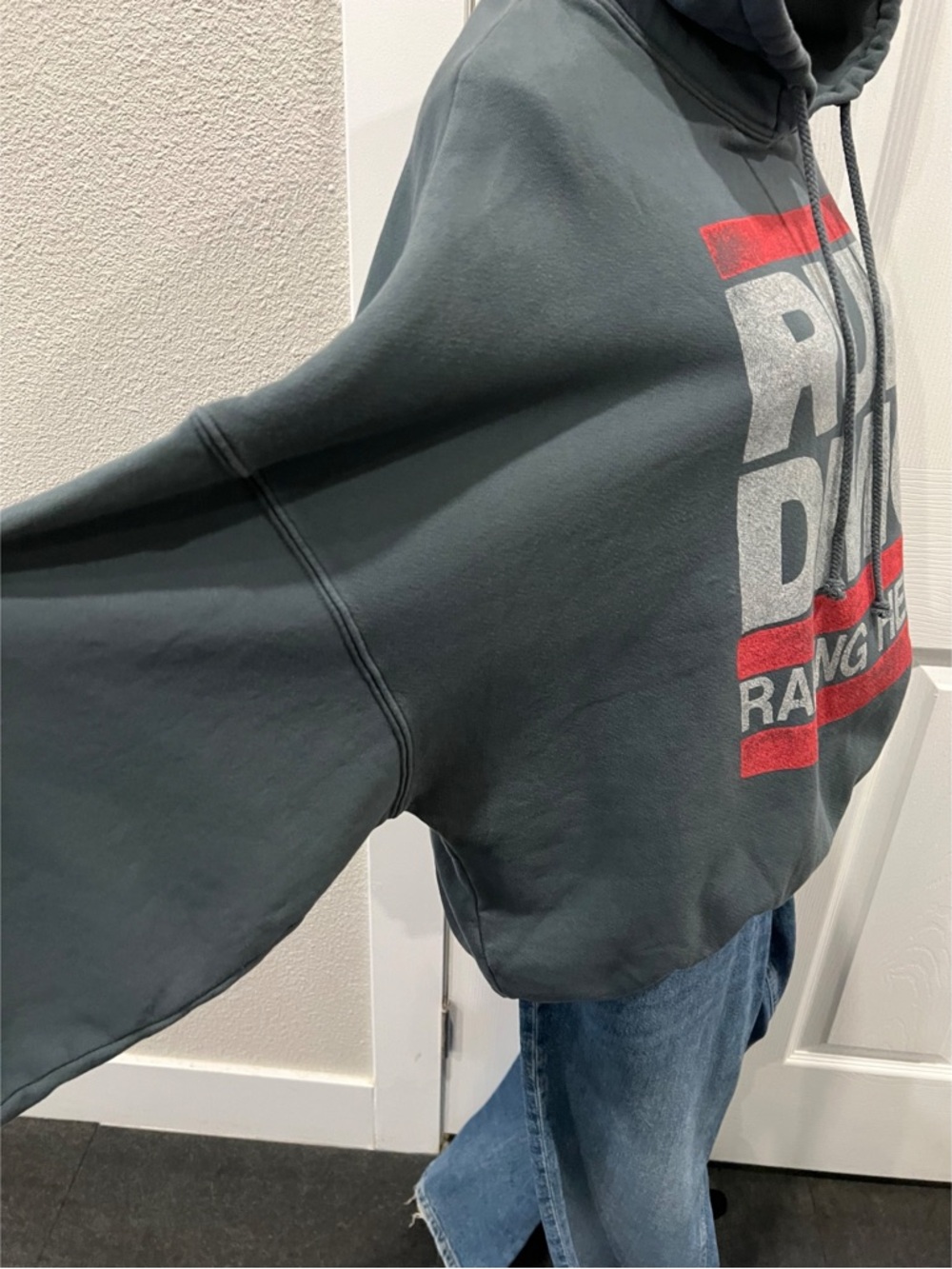 #1725 Daydreamer Run DMC Faded Hoodie Large - Picture 5 of 10